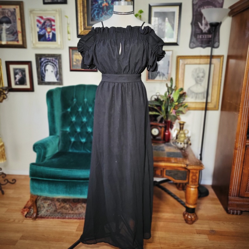 PARVENUE Black‎ Frilly Off-The-Shoulder Maxi Dress